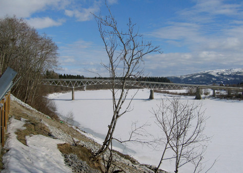 Forbygningen ned mot brua