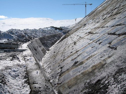 Aursjødammen under ombygging i 2006