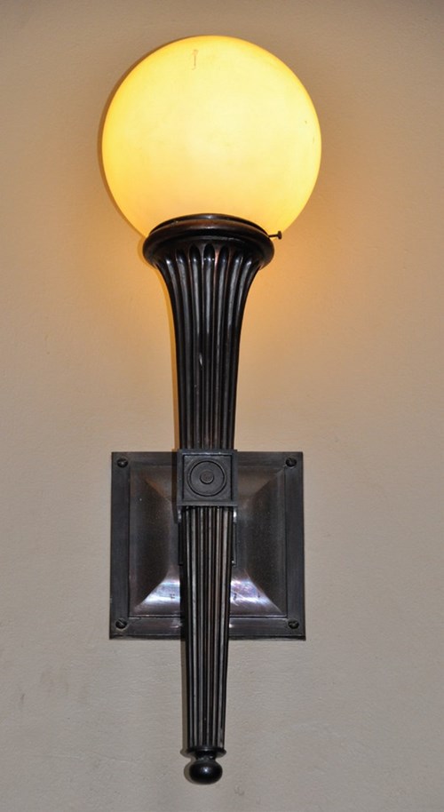 Lampe i bygningen fra 1928