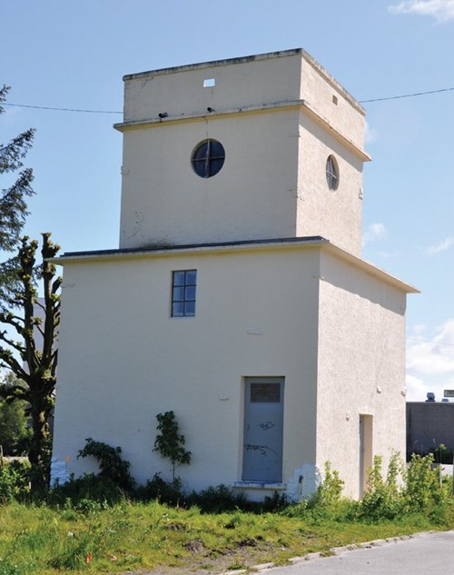 Vakttårn/transformatorkiosk fra andre verdenskrig