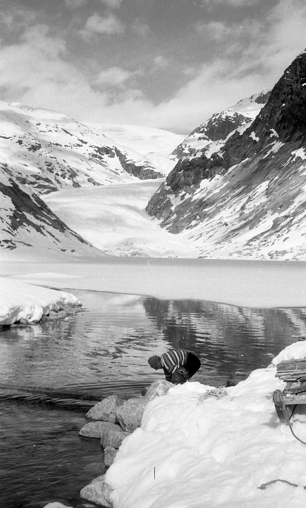 Feltundersøkelser ved Nigardsvatn. Foto: Ukjent